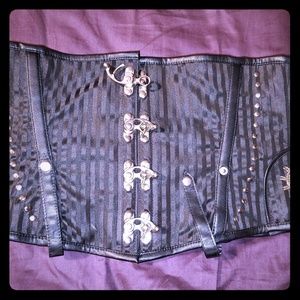 Waist cincher